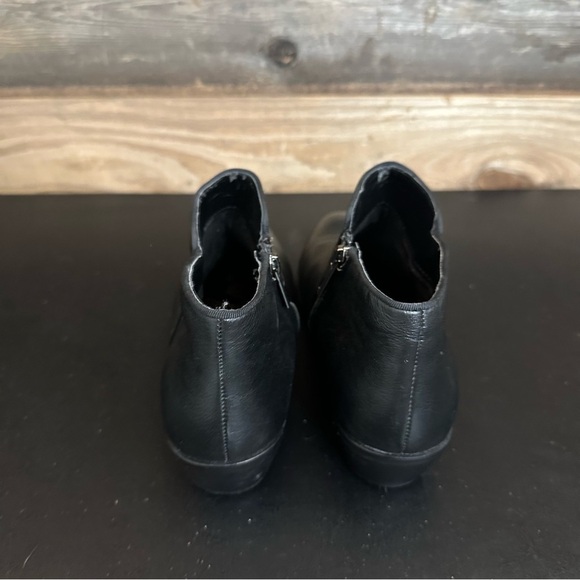Sam Edelman Petty Leather Zippered Low Heel Ankle Bootie Black Size 7.5 M - Picture 5 of 13